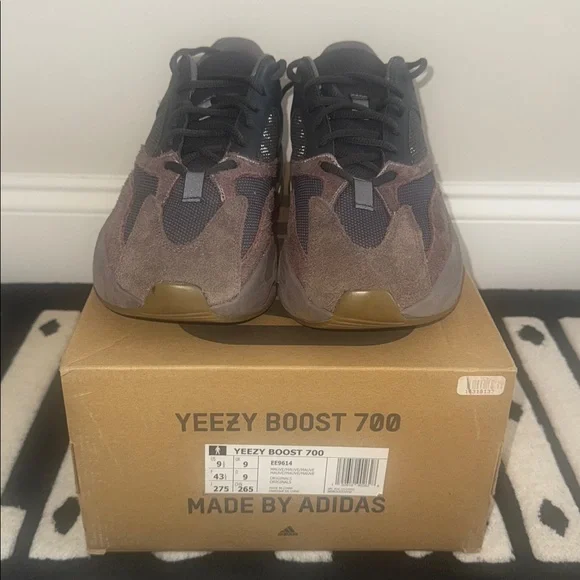 Adidas Yeezy Boost 700 in Brown and Black display picture 3